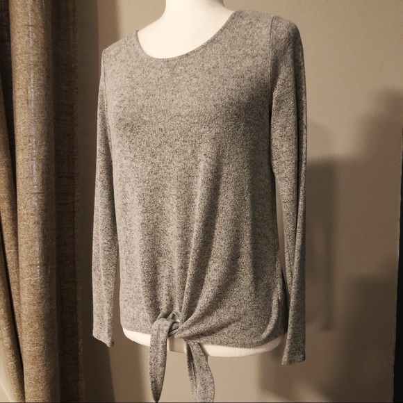 IZ Byer marled gray tie front blouse - Picture 2 of 12